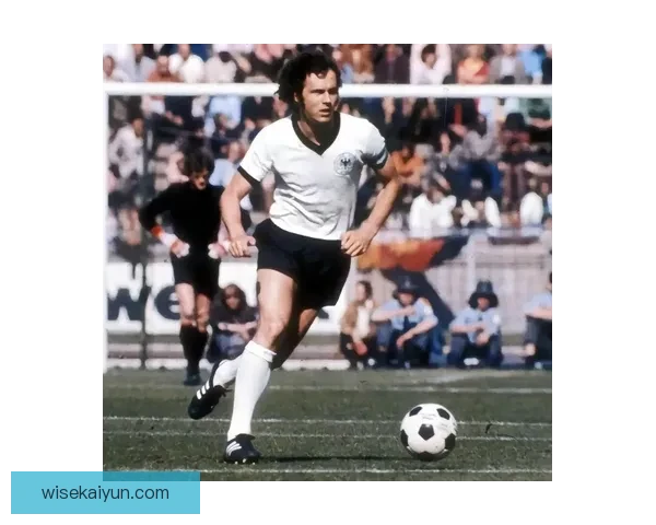 贝肯鲍尔在足球历史中的职业影响力持续升温，成为球员与教练双重传奇。