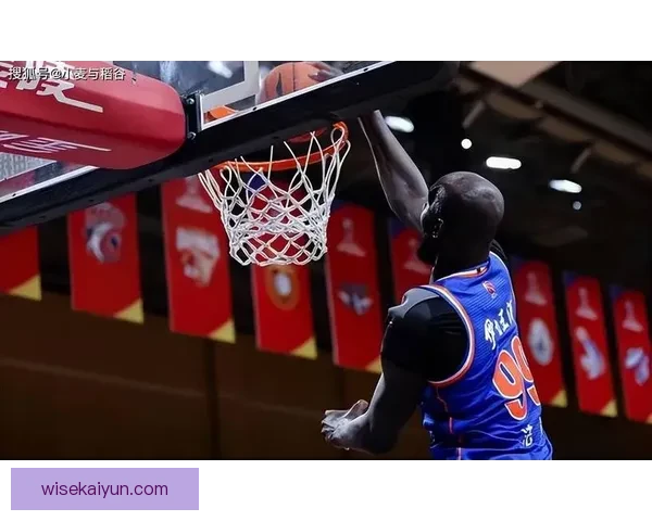 塔雷米身体对抗强势，持续提升在赛场上的竞争力